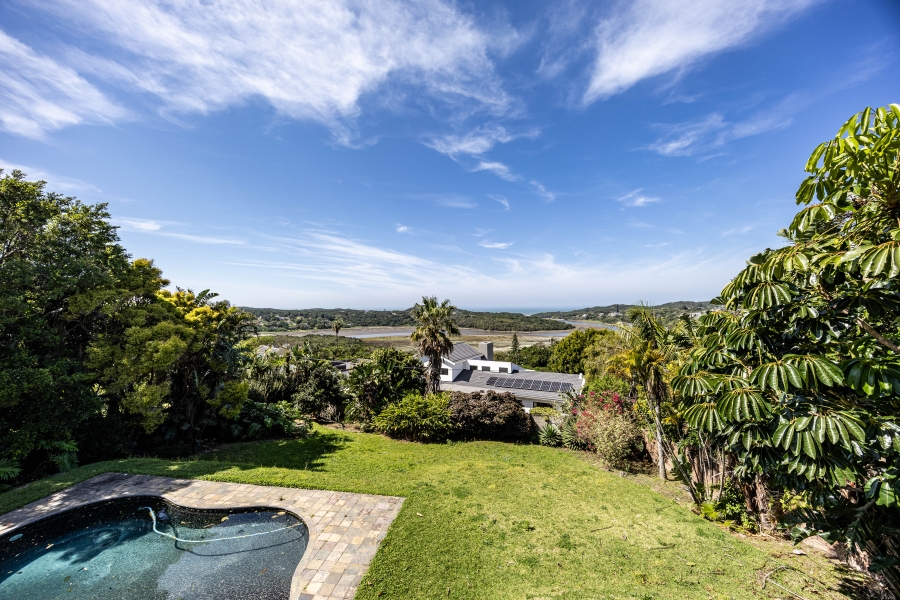 4 Bedroom Property for Sale in Beacon Bay Eastern Cape